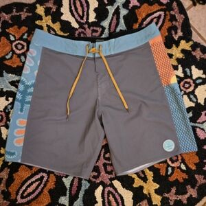 🔥🔥Billabong Surf Board Shorts🔥🔥Size 34